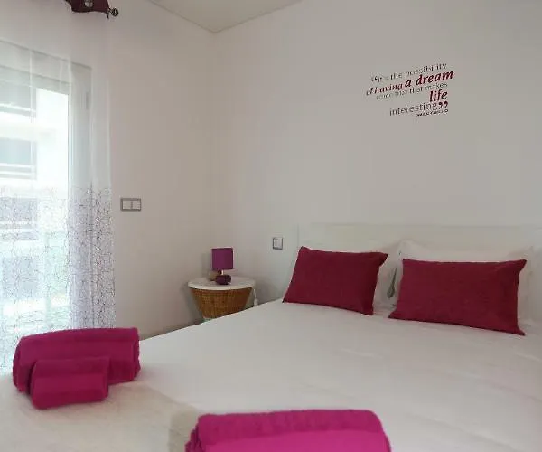 Surf And Stones Peniche